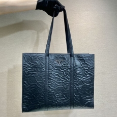 Prada Tote Bags